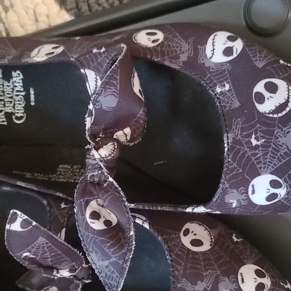 Disney Tim Burtons The Nightmare Before Christmas Womans Flats With Bow - Picture 4 of 5